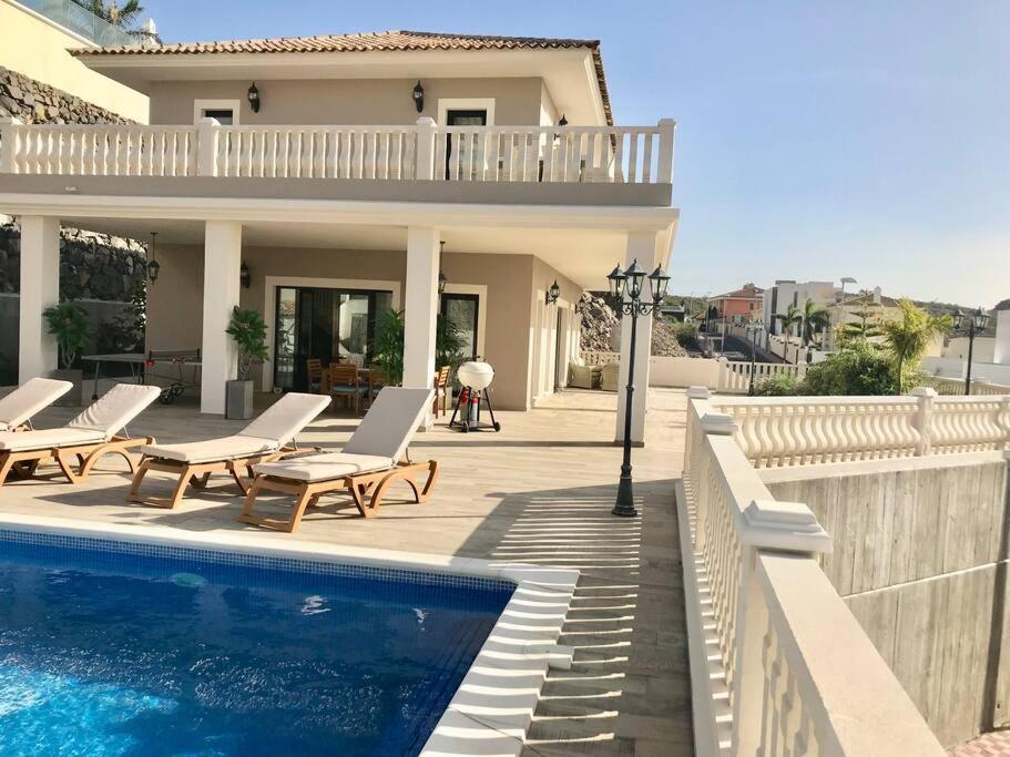 Villa Vista Bella Costa Adeje In Ruhiger Villengegend Mit Meerblick Bagian luar foto