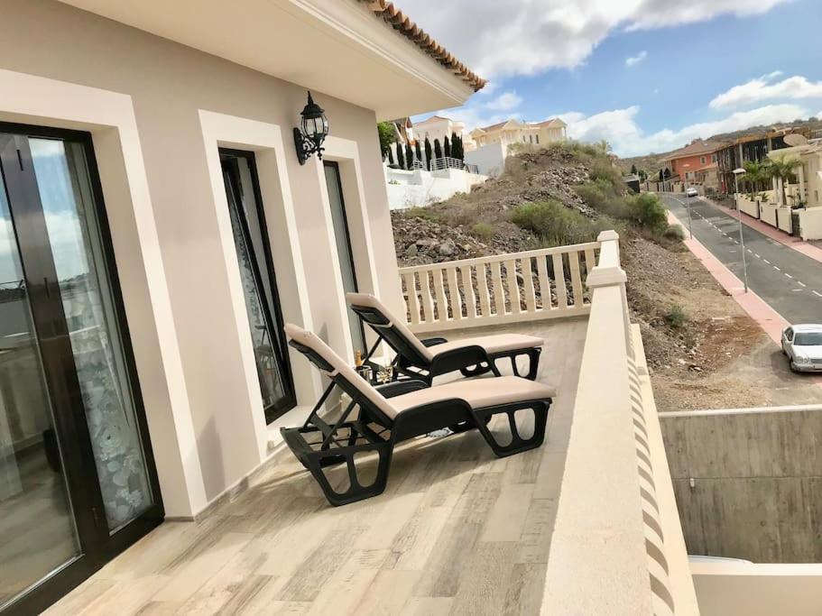 Villa Vista Bella Costa Adeje In Ruhiger Villengegend Mit Meerblick Bagian luar foto