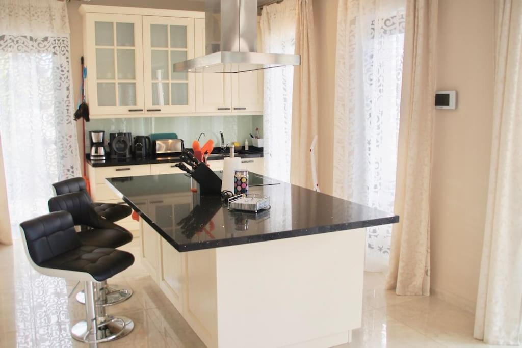 Villa Vista Bella Costa Adeje In Ruhiger Villengegend Mit Meerblick Bagian luar foto